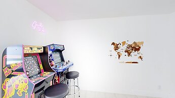 Casa Lucia 5 Bedroom Home With Pool Near Hard Rock Casino