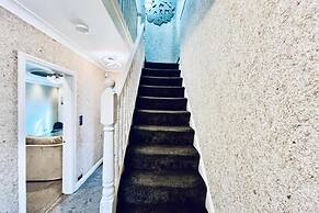 Manchester Sweet Home - Spacious 7BR House
