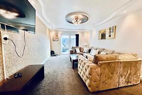Manchester Sweet Home - Spacious 7BR House