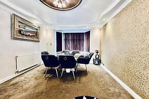 Manchester Sweet Home - Spacious 7BR House