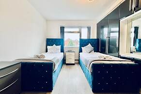 Manchester Sweet Home - Spacious 7BR House