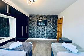 Manchester Sweet Home - Spacious 7BR House