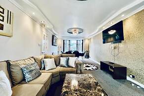 Manchester Sweet Home - Spacious 7BR House