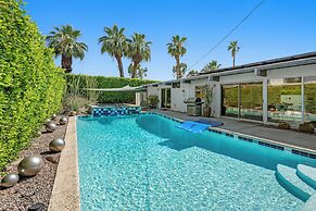 Alexander Escape Private Pool!