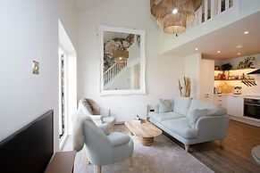 Cozy Wetherby Retreat