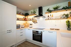 Cozy Wetherby Retreat