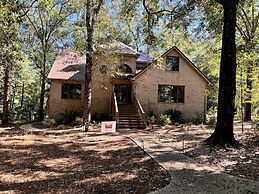 Daphne River Villa