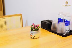 Lotus Land Apartment