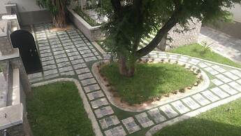 Luxurious Hotel and Apartment-Marshall