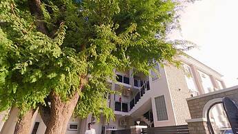 Luxurious Hotel and Apartment-Marshall