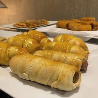 Continental Hotel by R&K Suites