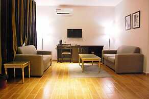 Continental Hotel by R&K Suites