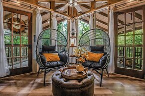 Light'n Bug Bungalow