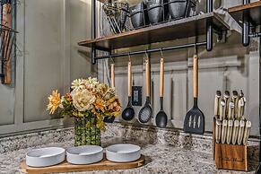 Light'n Bug Bungalow