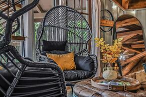 Light'n Bug Bungalow