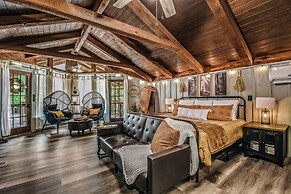 Light'n Bug Bungalow