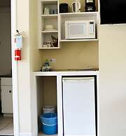 Lions Head Beach Motel & Cottages