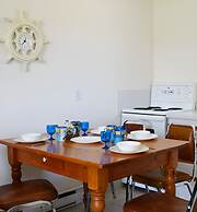 Lions Head Beach Motel & Cottages