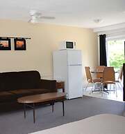 Lions Head Beach Motel & Cottages