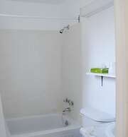 Lions Head Beach Motel & Cottages