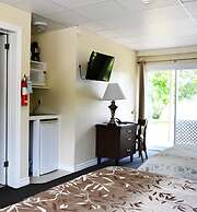 Lions Head Beach Motel & Cottages