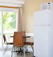 Lions Head Beach Motel & Cottages