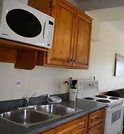 Lions Head Beach Motel & Cottages