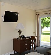 Lions Head Beach Motel & Cottages