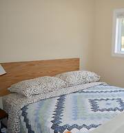 Lions Head Beach Motel & Cottages