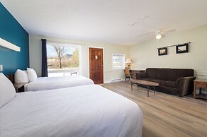 Lions Head Beach Motel & Cottages