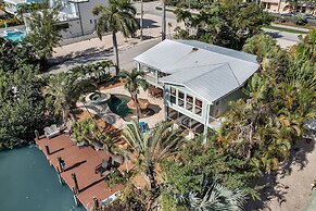 Coming Soon! Rest-a-shore Waterfront Home, New Private Pool 2 Bedroom 