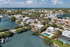 Coming Soon! Rest-a-shore Waterfront Home, New Private Pool 2 Bedroom 