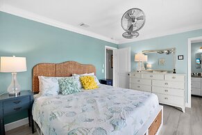 Coming Soon! Rest-a-shore Waterfront Home, New Private Pool 2 Bedroom 