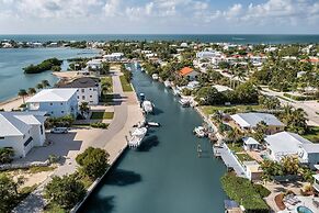 Coming Soon! Rest-a-shore Waterfront Home, New Private Pool 2 Bedroom 