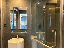 Celebrity treatment  Citygate Kamala c34