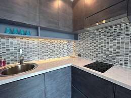 Celebrity treatment  Citygate Kamala c34