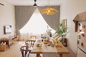 NaiBnB @ Impiria Residensi