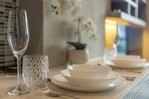 Nicest Condo in City gate Kamala  c118