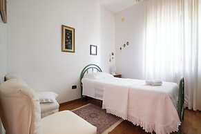 4046 Villa Del Vecchio by Barbarhouse