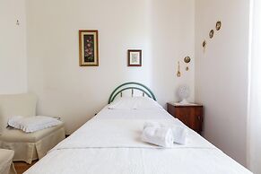 4046 Villa Del Vecchio by Barbarhouse