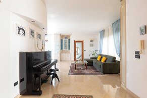 4046 Villa Del Vecchio by Barbarhouse