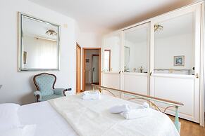 4046 Villa Del Vecchio by Barbarhouse