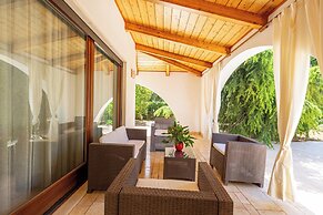 4046 Villa Del Vecchio by Barbarhouse