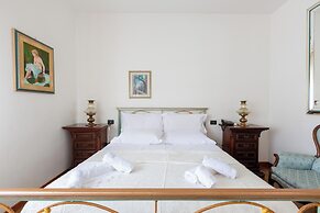 4046 Villa Del Vecchio by Barbarhouse