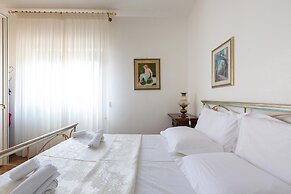 4046 Villa Del Vecchio by Barbarhouse