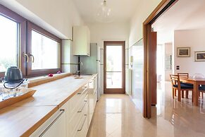 4046 Villa Del Vecchio by Barbarhouse