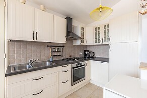 4099 Villa Maste by Barbarhouse