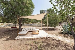 4099 Villa Maste by Barbarhouse