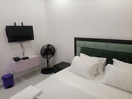 Tristar Hotel & Suites