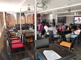 Tristar Hotel & Suites